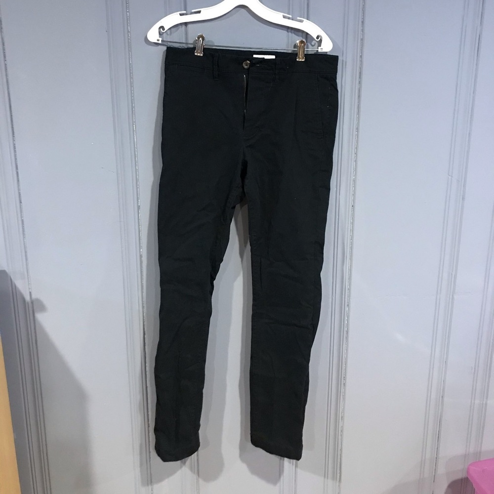 Men’s black chinos